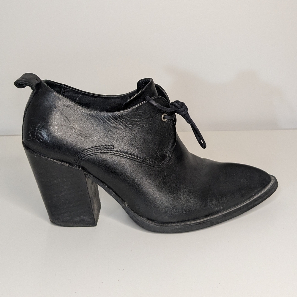 John Fluevog Black Leather Pointed Toe Room 489 Bootie - size 8.5